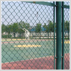 勾花网应用于体育场护栏